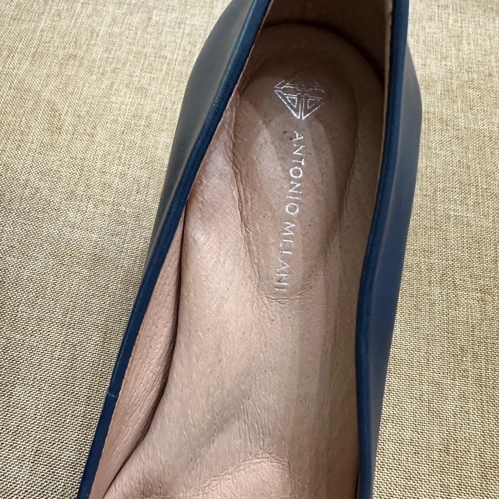 Antonio Melani Elynda Leather Navy Pumps - Picture 4 of 7